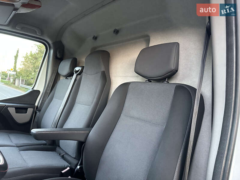 Грузовой фургон Renault Master 2016 в Киеве