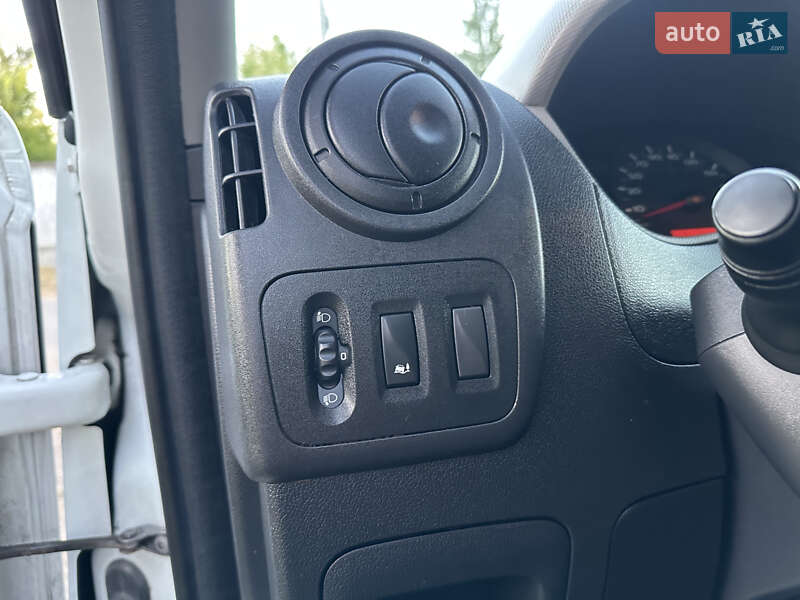 Грузовой фургон Renault Master 2016 в Киеве