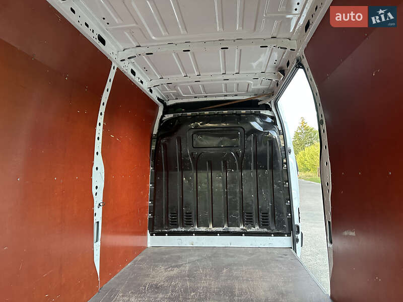 Грузовой фургон Renault Master 2016 в Киеве