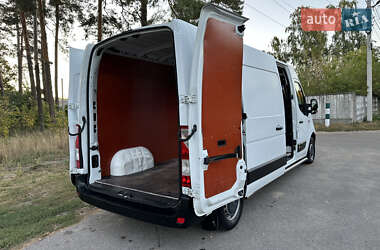 Грузовой фургон Renault Master 2016 в 
