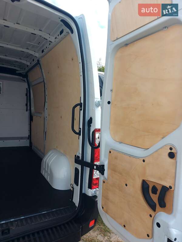 Грузовой фургон Renault Master 2021 в Млинове
