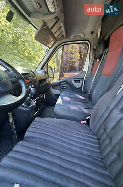 Грузовой фургон Renault Master 2016 в 