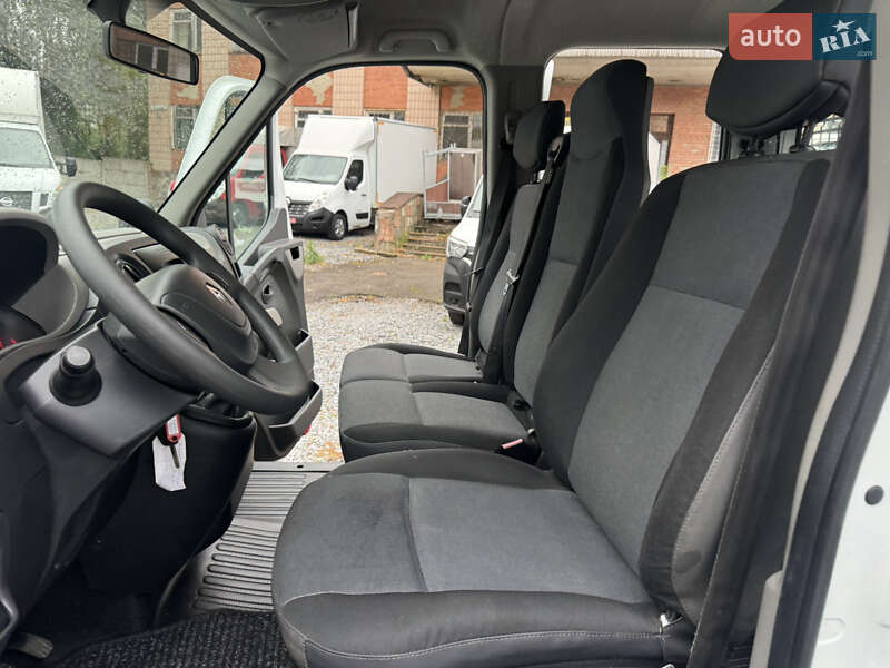 Грузовой фургон Renault Master 2015 в Ровно