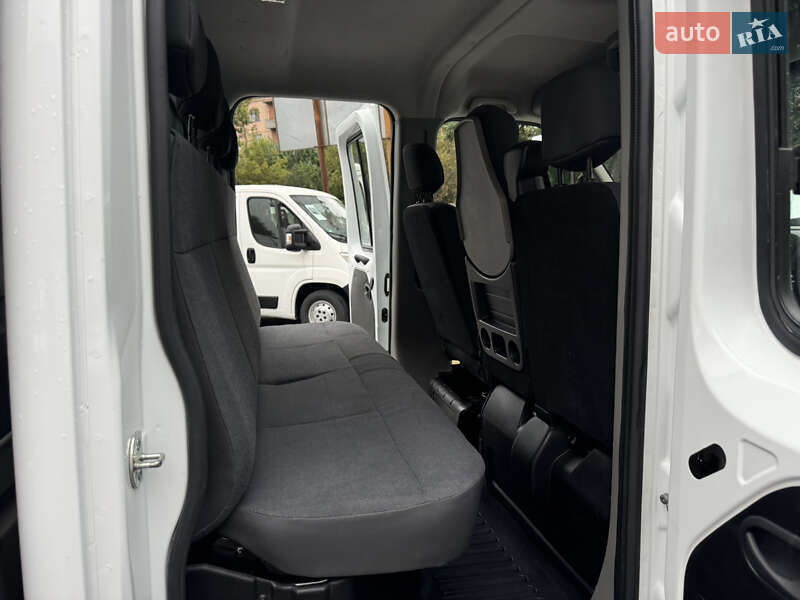 Грузовой фургон Renault Master 2015 в Ровно