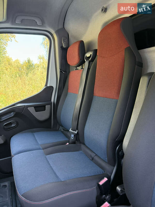 Грузовой фургон Renault Master 2017 в Дрогобыче