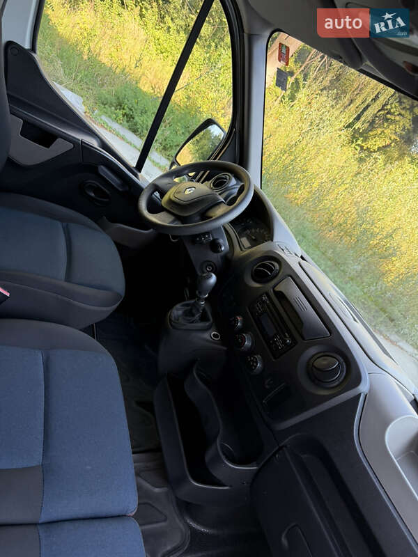 Грузовой фургон Renault Master 2017 в Дрогобыче