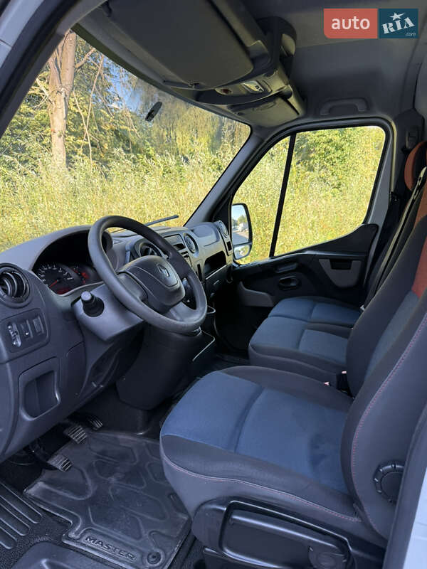 Грузовой фургон Renault Master 2017 в Дрогобыче
