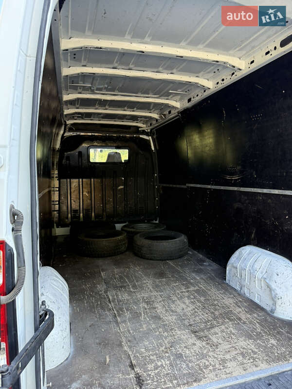 Грузовой фургон Renault Master 2017 в Дрогобыче