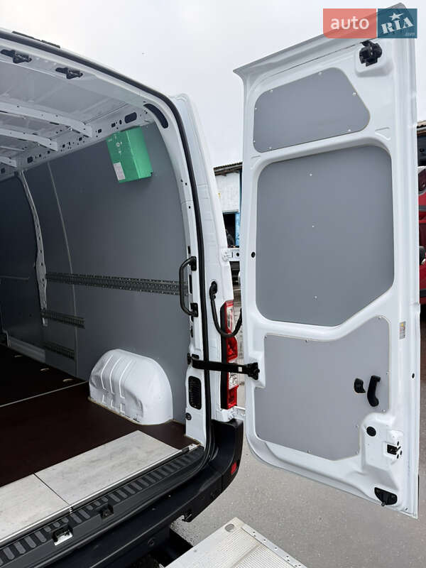 Грузовой фургон Renault Master 2021 в Луцке