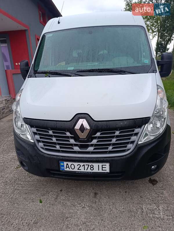 Вантажний фургон Renault Master 2016 в Нижній Апші