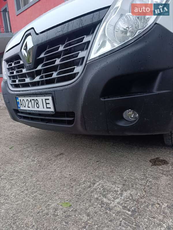 Вантажний фургон Renault Master 2016 в Нижній Апші