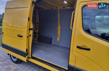 Грузовой фургон Renault Master 2020 в 