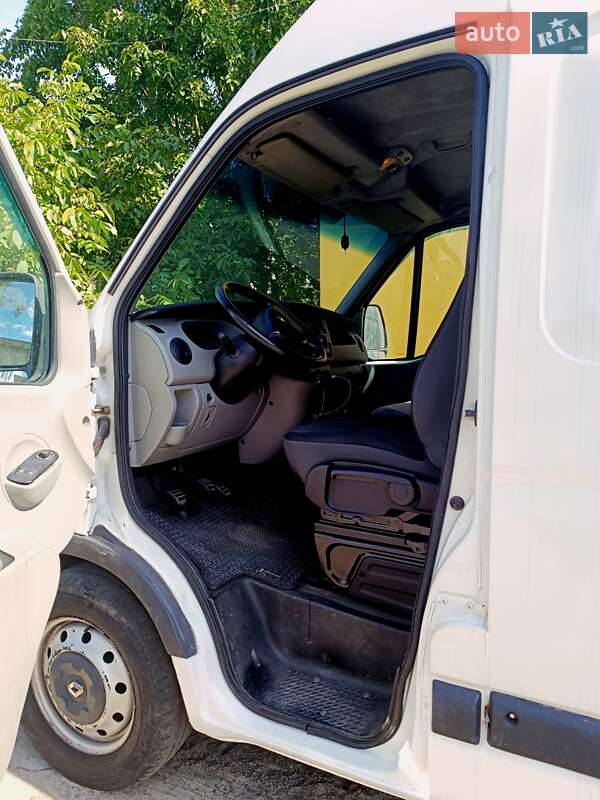 Грузовой фургон Renault Master 2008 в Гореничах