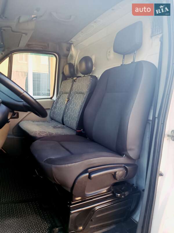 Грузовой фургон Renault Master 2008 в Гореничах
