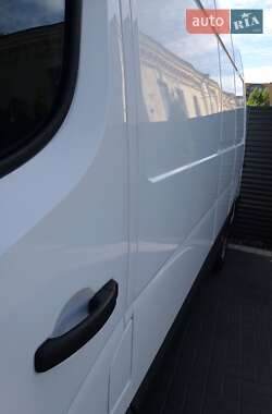 Грузовой фургон Renault Master 2019 в 