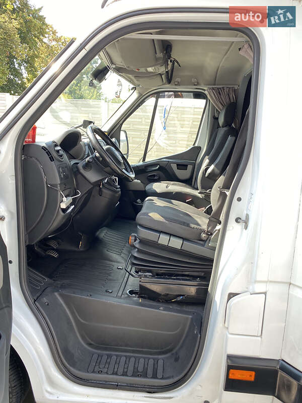 Автовоз Renault Master 2016 в Ровно