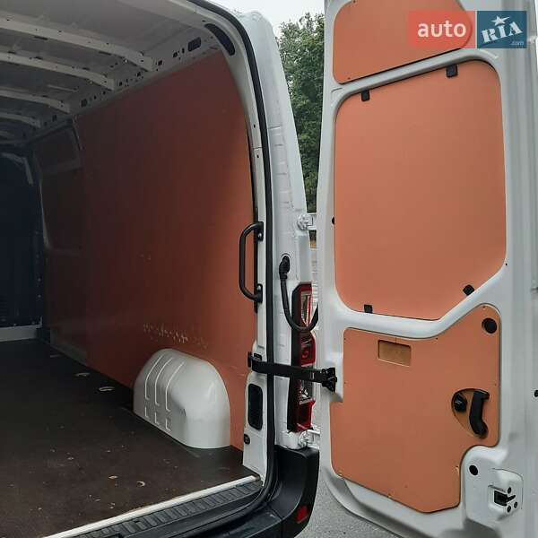 Вантажний фургон Renault Master 2021 в Полтаві