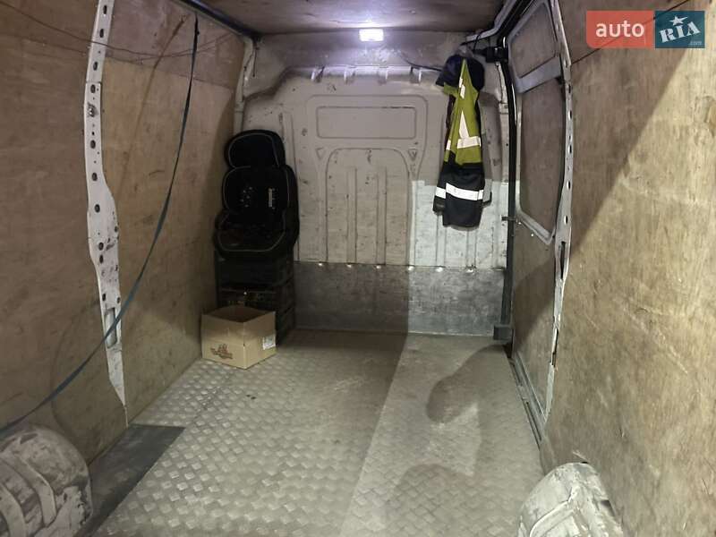 Грузовой фургон Renault Master 2012 в Ровно