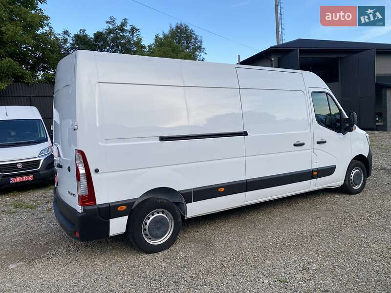 Грузовой фургон Renault Master 2022 в Хусте