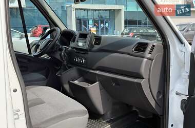 Грузовой фургон Renault Master 2021 в 