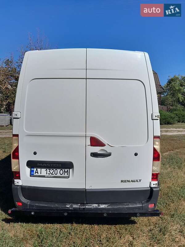 Вантажний фургон Renault Master 2017 в Бучі