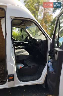 Грузовой фургон Renault Master 2013 в 
