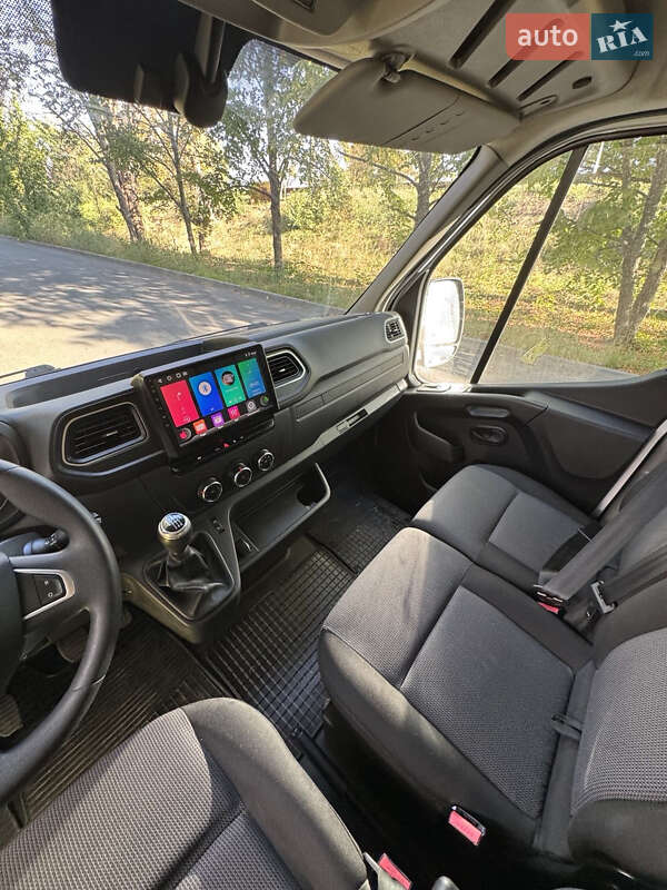 Вантажний фургон Renault Master 2021 в Дніпрі
