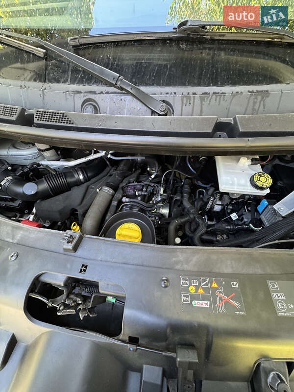 Вантажний фургон Renault Master 2021 в Дніпрі