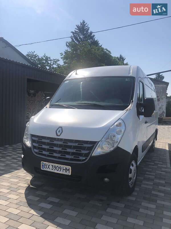 Грузовой фургон Renault Master 2012 в 