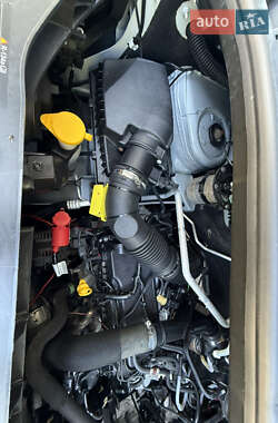 Грузовой фургон Renault Master 2021 в 