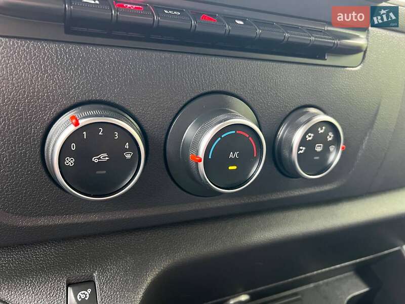 Тентованый Renault Master 2022 в Киеве