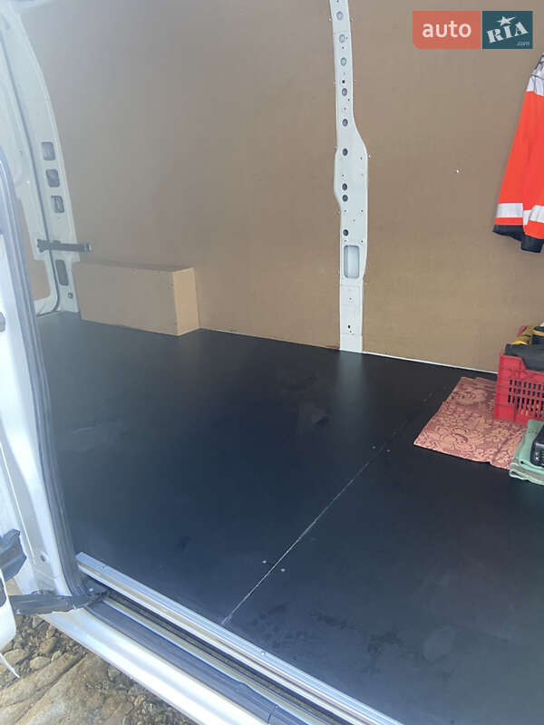 Вантажний фургон Renault Master 2020 в Хмельницькому