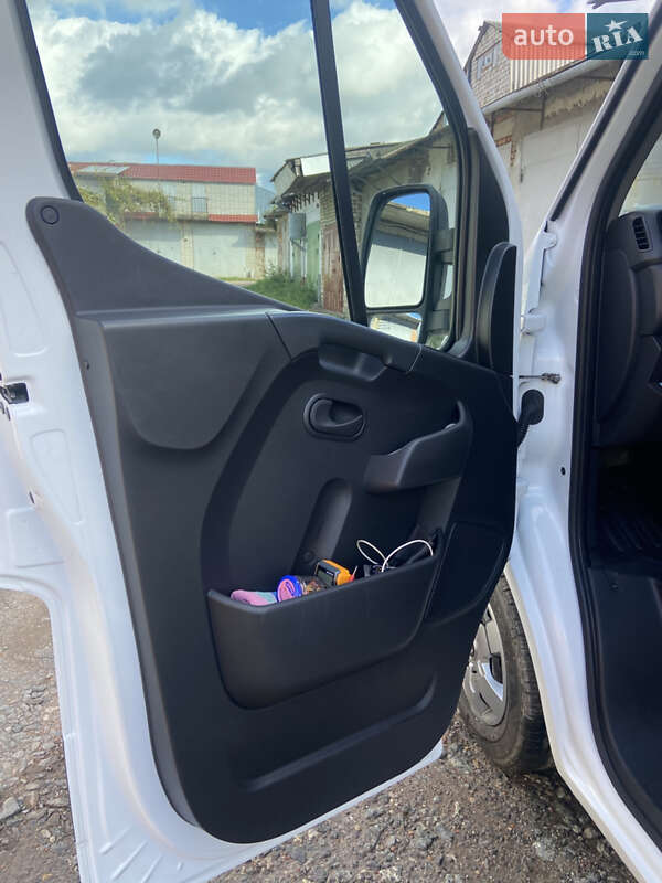 Вантажний фургон Renault Master 2020 в Хмельницькому
