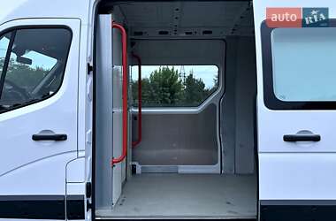 Грузовой фургон Renault Master 2021 в 
