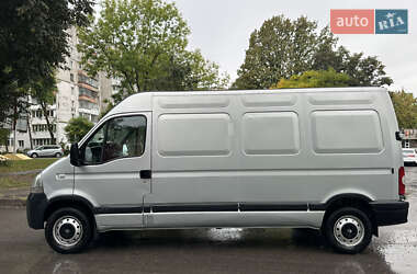 Вантажний фургон Renault Master 2006 в Новояворівську