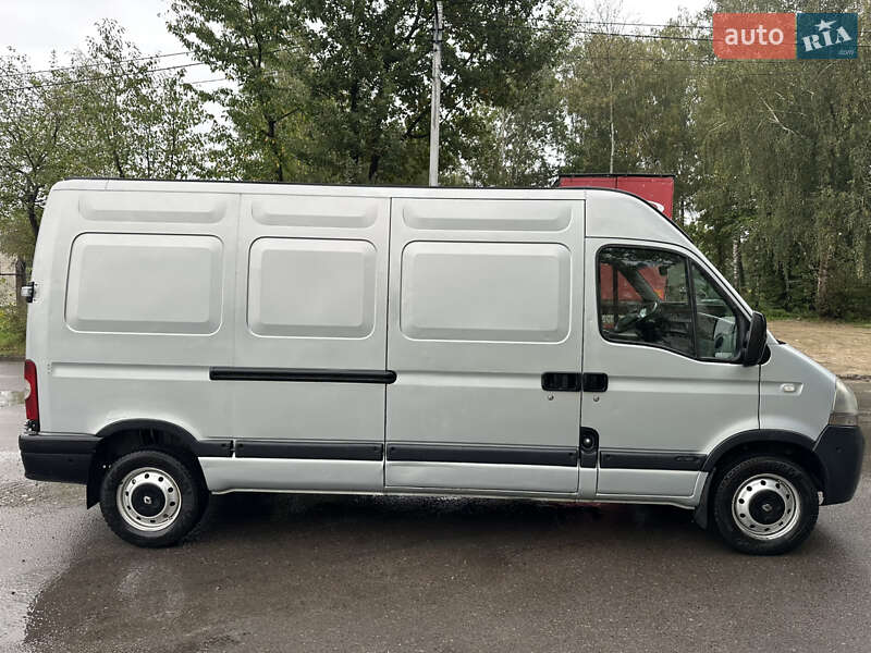Грузовой фургон Renault Master 2006 в Новояворовске