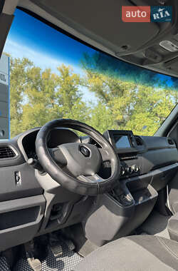 Грузовой фургон Renault Master 2024 в 