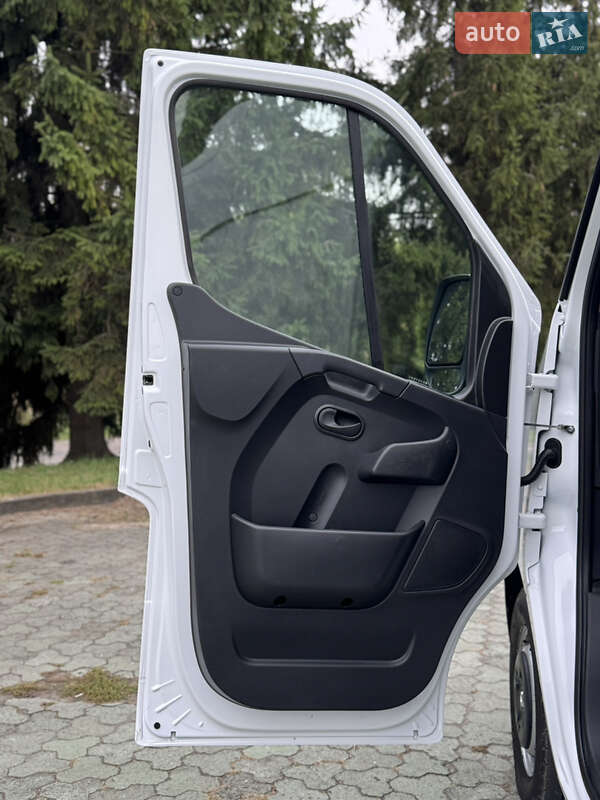 Грузовой фургон Renault Master 2021 в Дубно