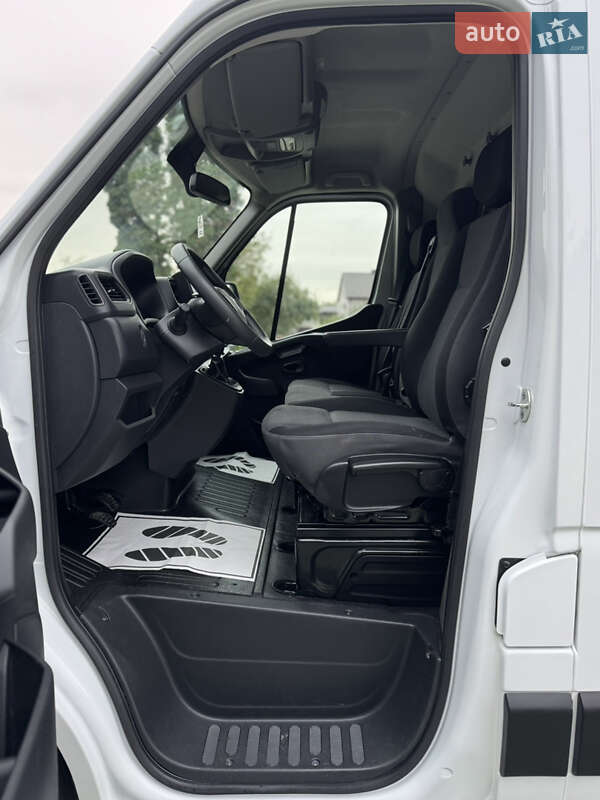 Грузовой фургон Renault Master 2021 в Дубно