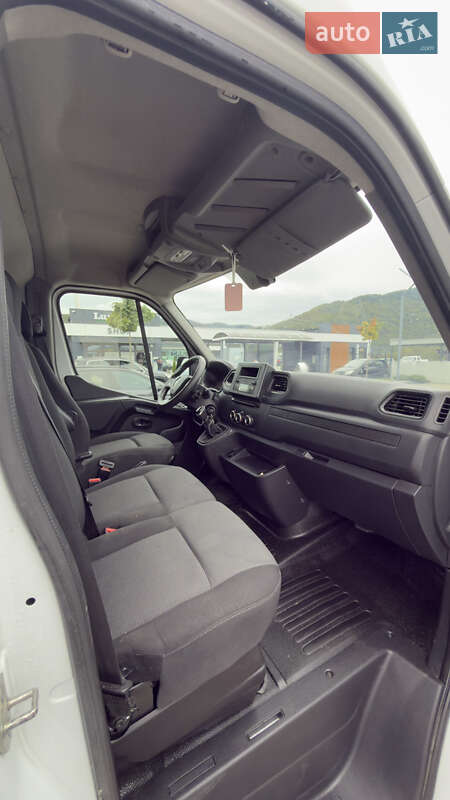 Грузовой фургон Renault Master 2021 в Хусте