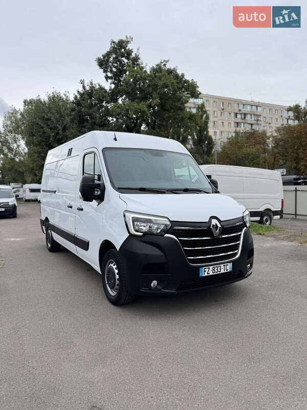 Грузовой фургон Renault Master 2021 в 