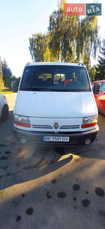 Грузовой фургон Renault Master 2000 в 