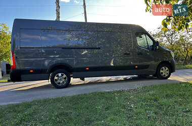 Грузовой фургон Renault Master 2022 в 