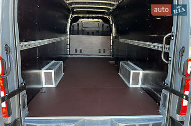 Грузовой фургон Renault Master 2022 в 