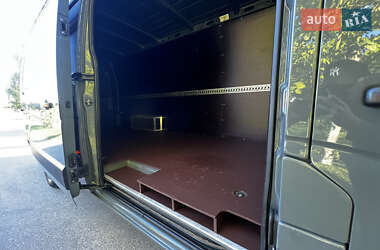 Грузовой фургон Renault Master 2022 в 