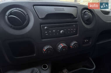 Грузовой фургон Renault Master 2012 в 