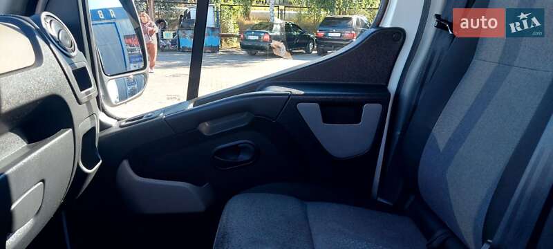 Грузовой фургон Renault Master 2017 в Вараше