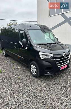 Грузовой фургон Renault Master 2023 в 