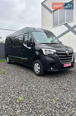 Грузовой фургон Renault Master 2023 в 