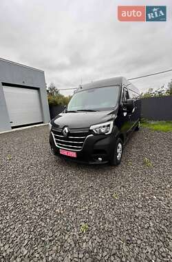 Грузовой фургон Renault Master 2023 в 
